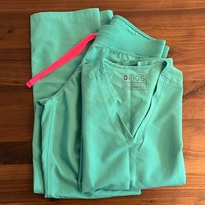 Figs scrub set. Like new. Size small. Green.